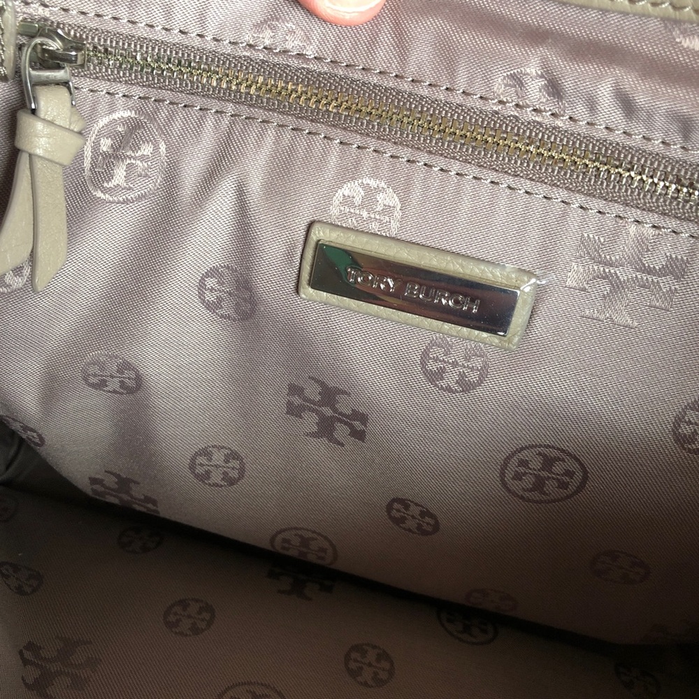 🔥NEW w/TAGS🔥Tory Burch Britten Tote—French Gray - Picture 11 of 14